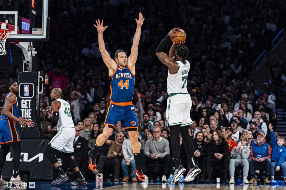 在篮球场上 在篮球场上