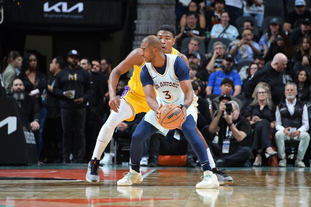 将球送入网 将球送入网