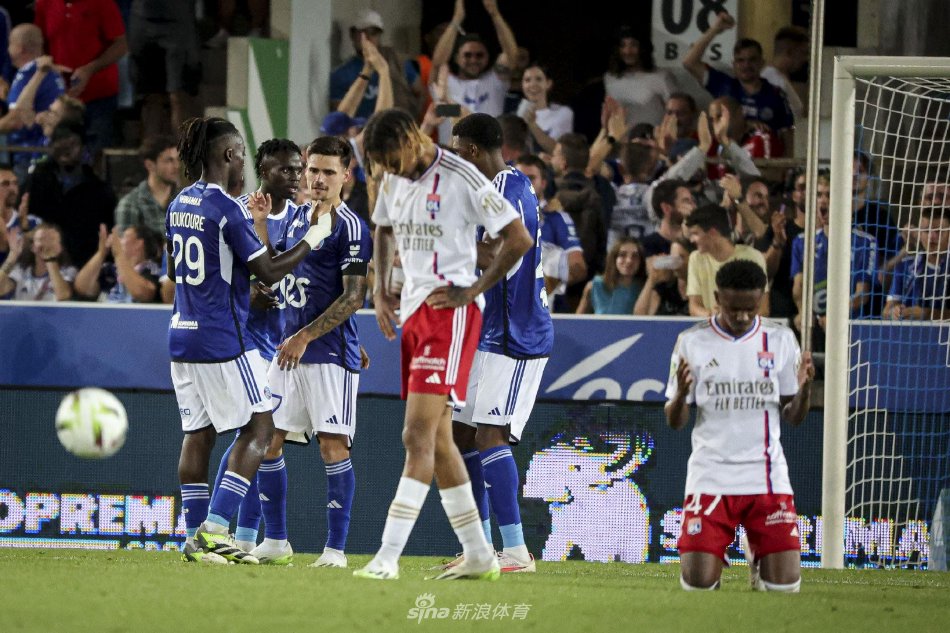 阿诺德与皇 阿诺德与皇