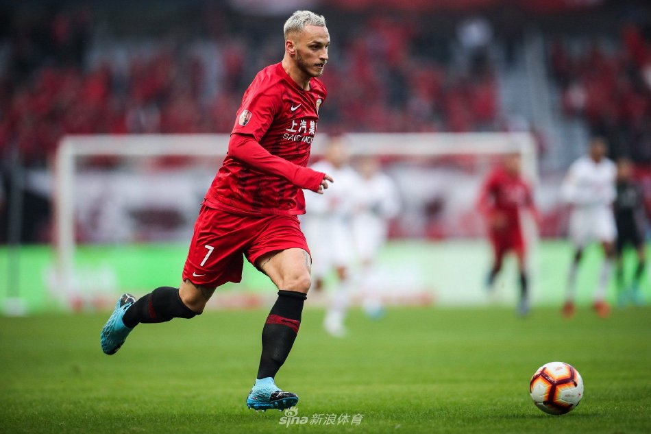 国足被寄予 国足被寄予