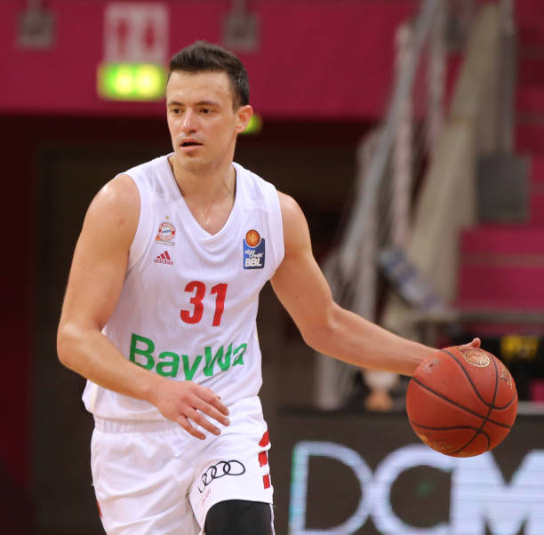 安布罗西尼 安布罗西尼